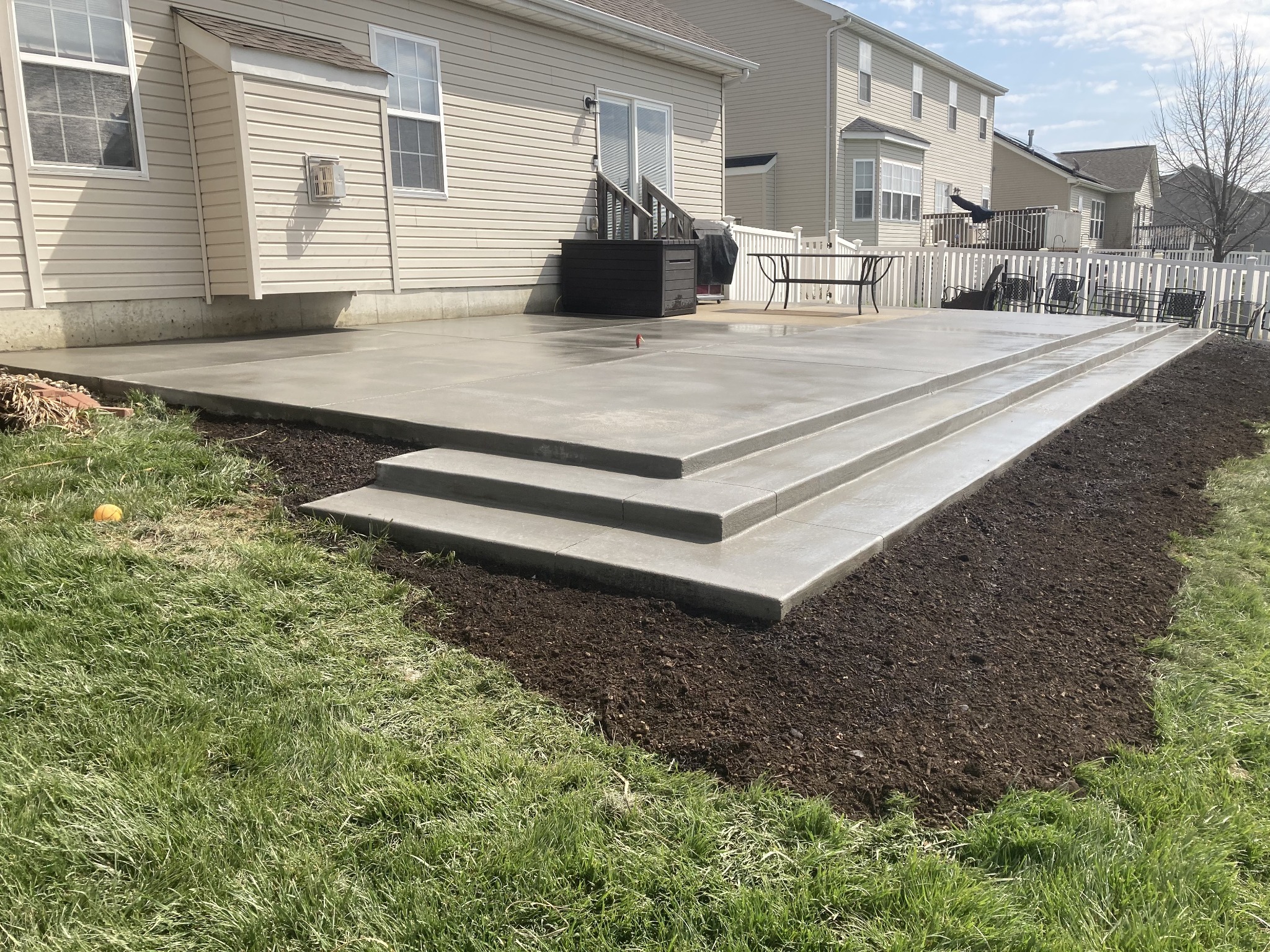 Concrete Patio & Steps