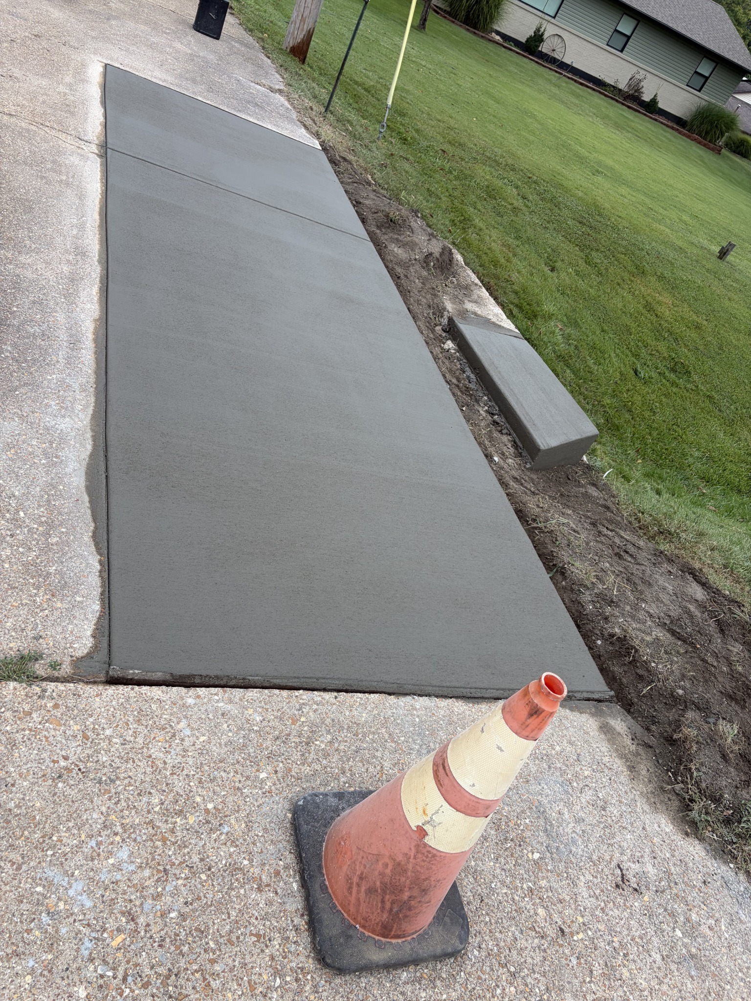 Finished concrete walkway